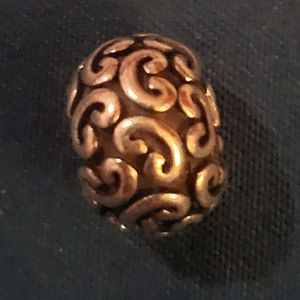 Pandora. Three beads Halloween letter D knot swirl